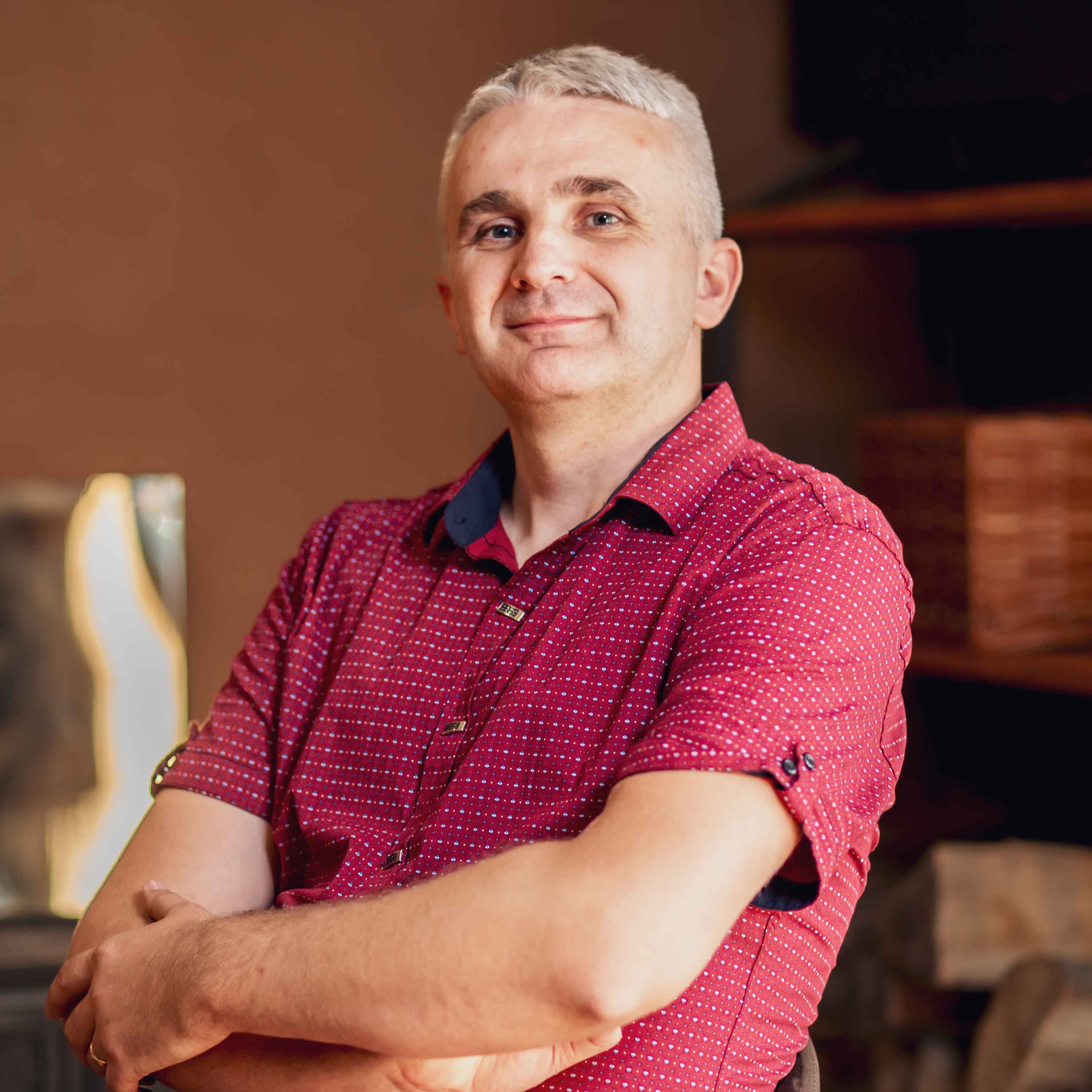 Тут мало бути фото