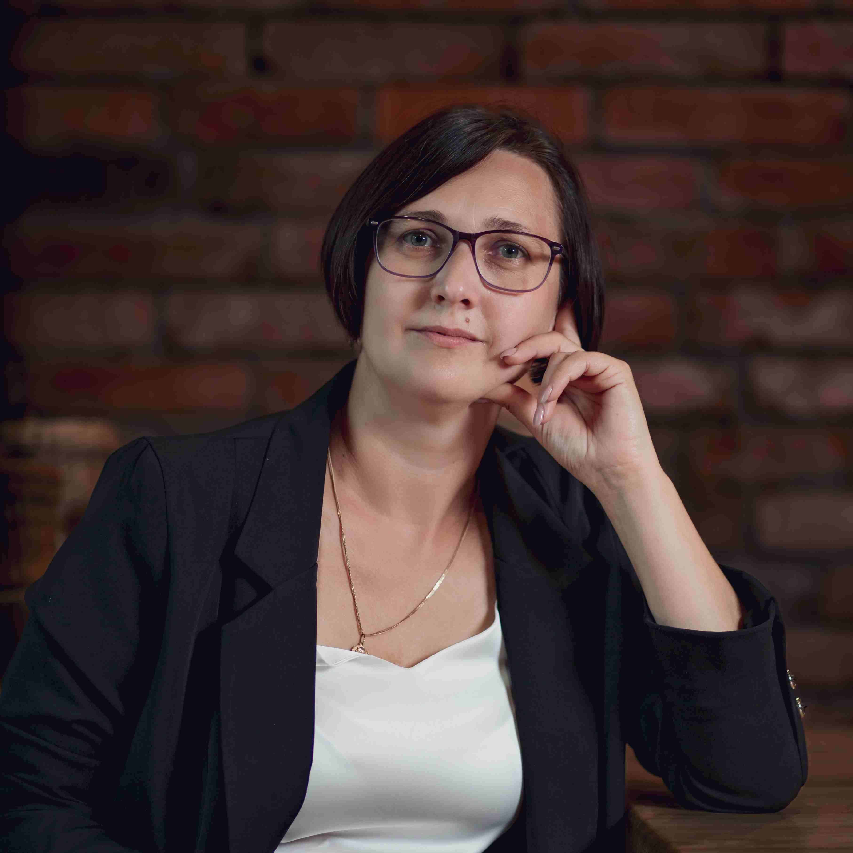 Тут мало бути фото